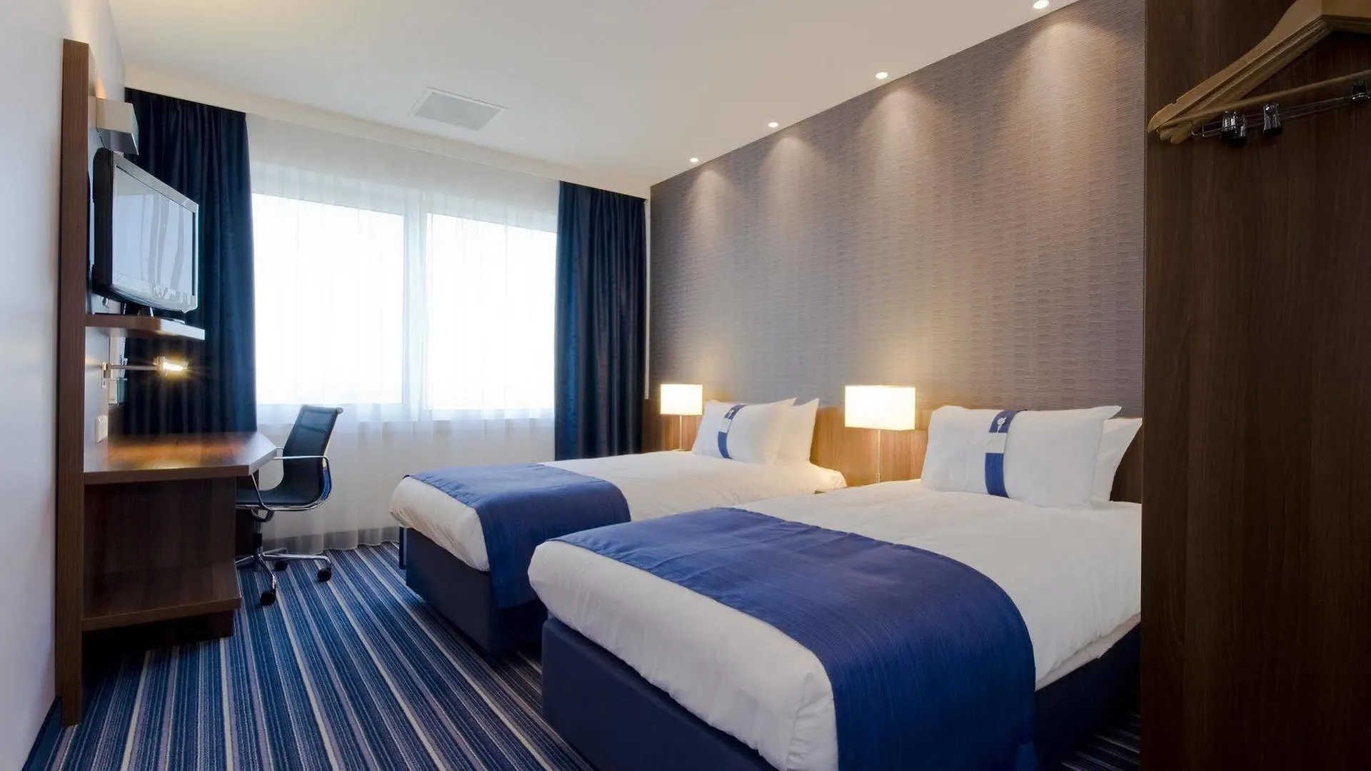 Holiday Inn Express Amsterdam Arena Towers By Ihg Otel