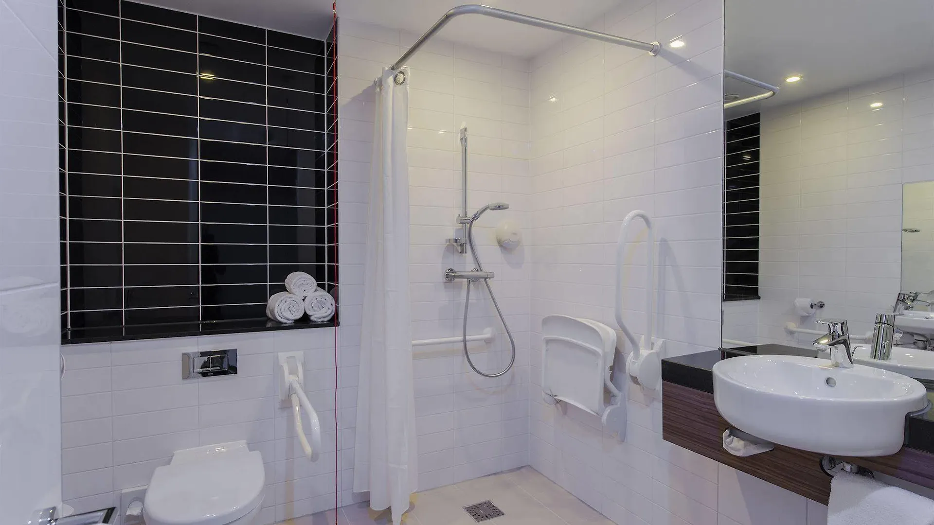 Holiday Inn Express Amsterdam Arena Towers By Ihg 3*,